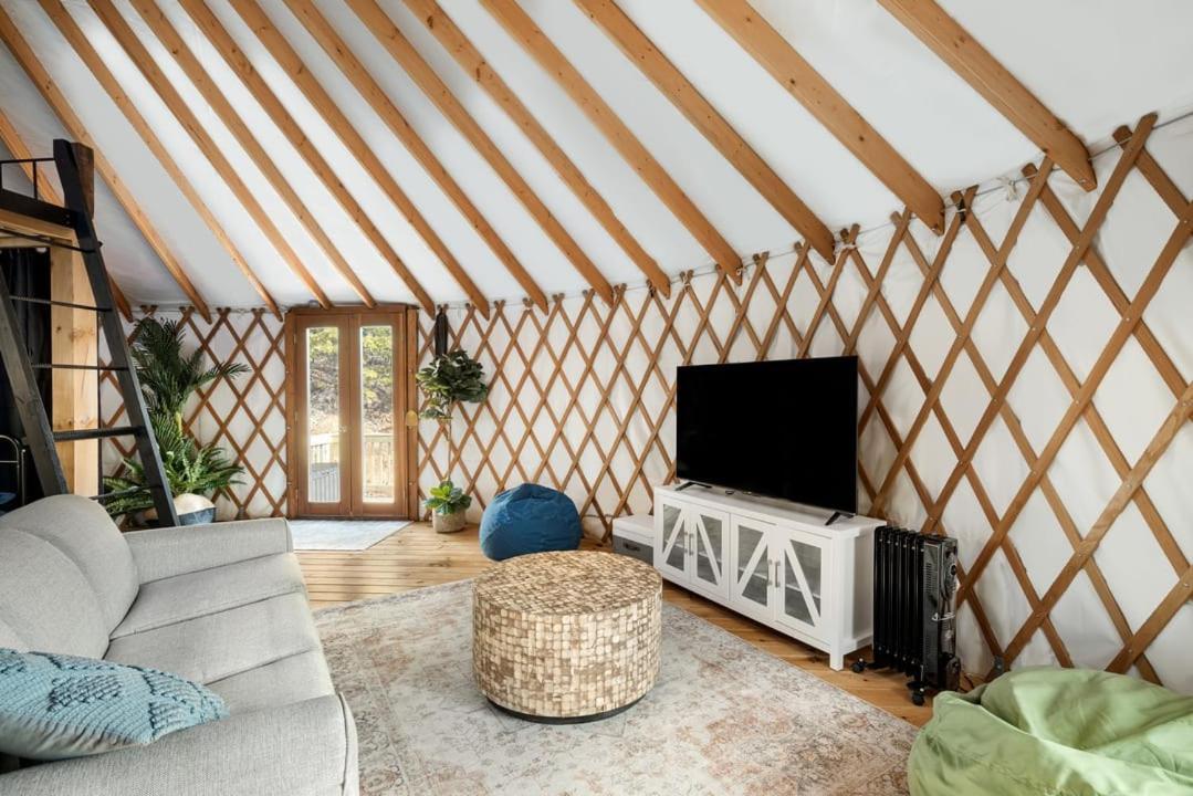 Modern Yurt W River Access, Hot Tub, Wifi & Grill Wardensville Eksteriør billede