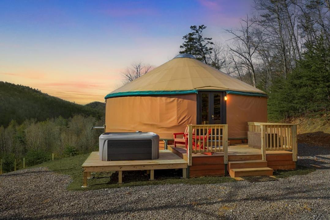 Modern Yurt W River Access, Hot Tub, Wifi & Grill Wardensville Eksteriør billede