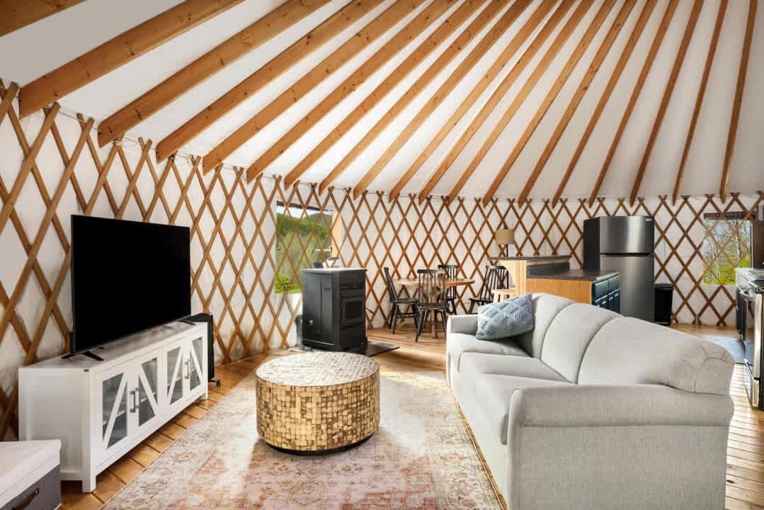 Modern Yurt W River Access, Hot Tub, Wifi & Grill Wardensville Eksteriør billede