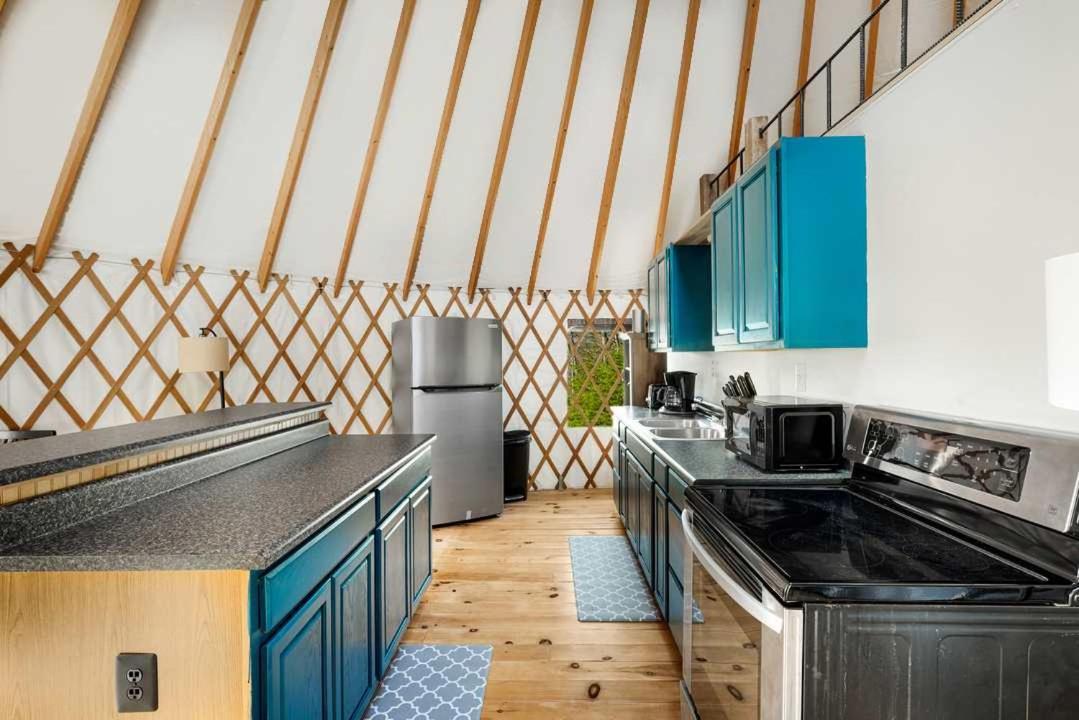 Modern Yurt W River Access, Hot Tub, Wifi & Grill Wardensville Eksteriør billede